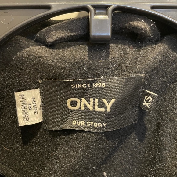 Black Knee Length Belted Trench Coat - Picture 3 of 3